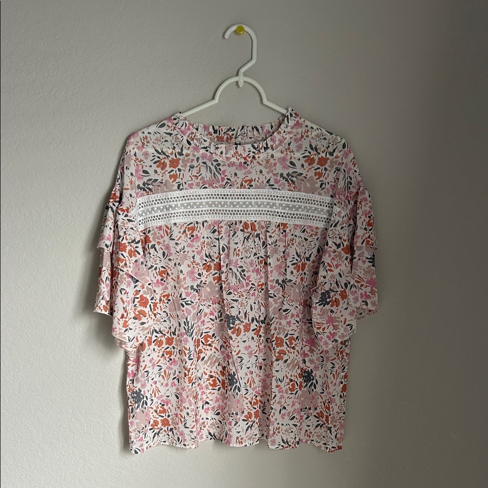 Chic Floral Blouse in Pink
